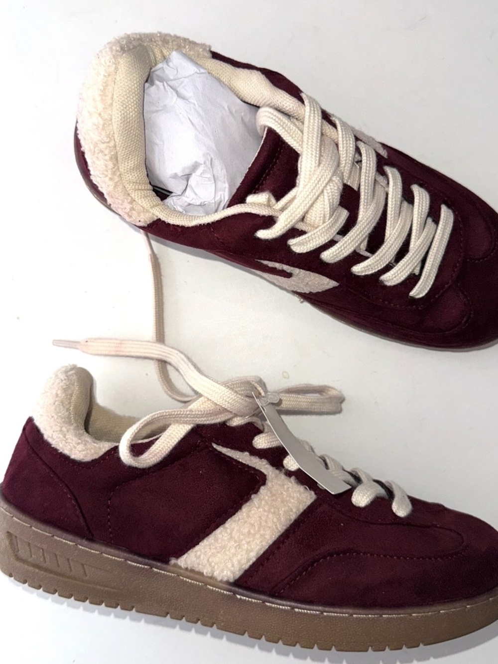 FALLS CREEK New $40 Womens 6 Dakota Burgundy Ivory Sherpa Low Top Sneaker Box88